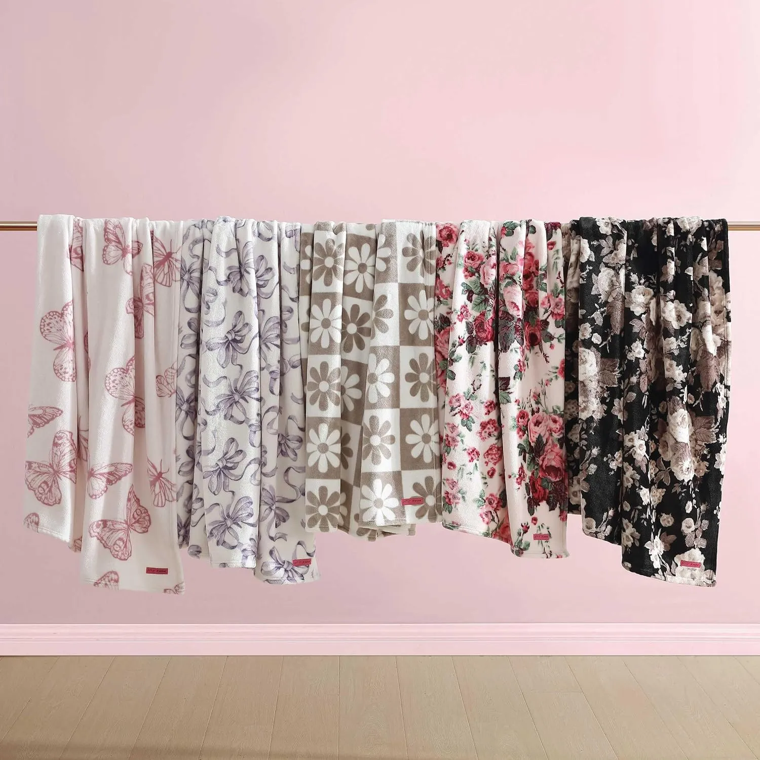 Betsey Johnson - Twin Blanket, Ultra-Soft Plush Bedding, Oversized Soft Blanket, Dorm Essentials (Ballet Bows Purple)