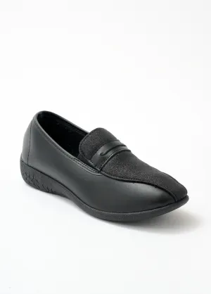 Comfort width elastic moccasins