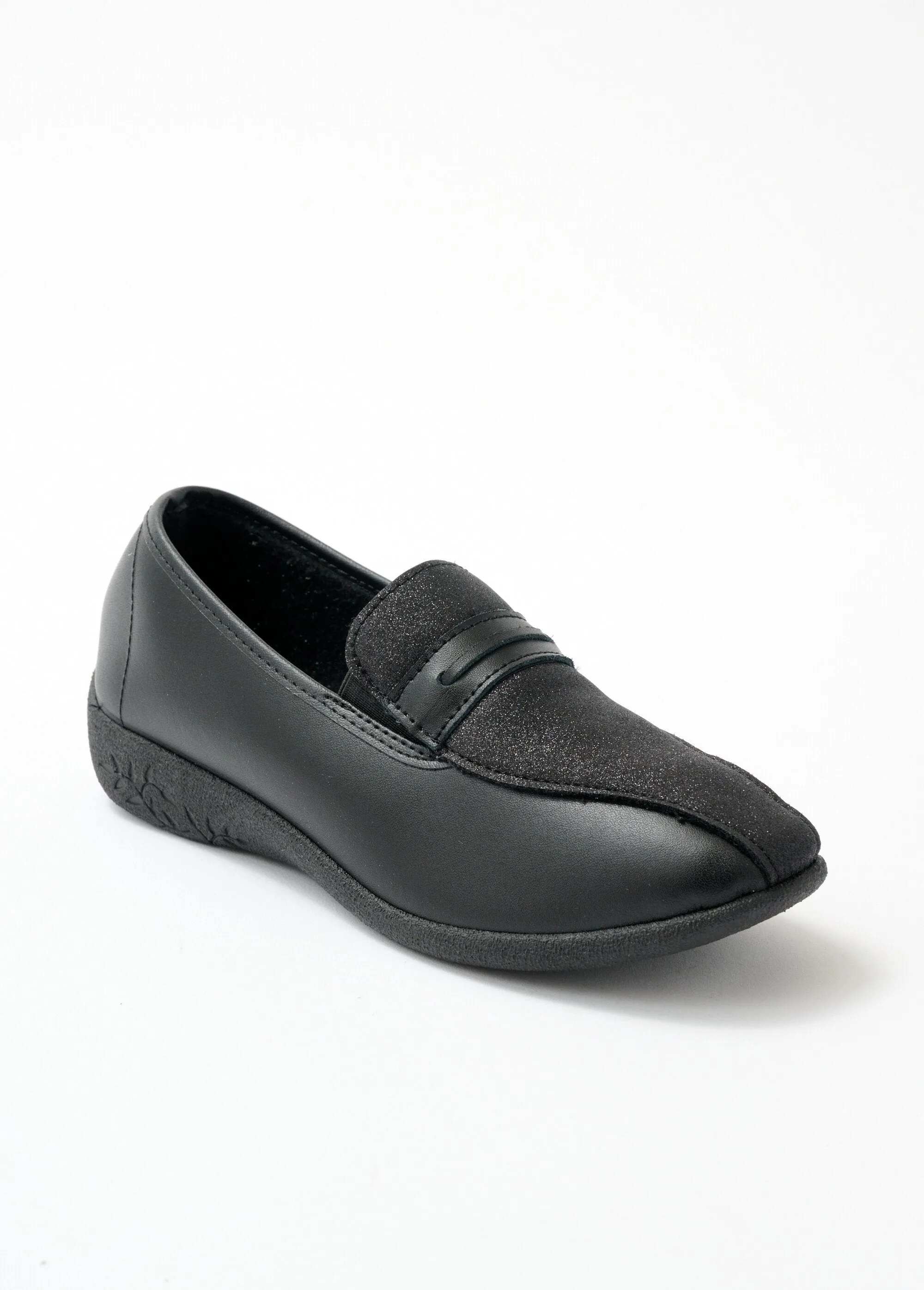 Comfort width elastic moccasins