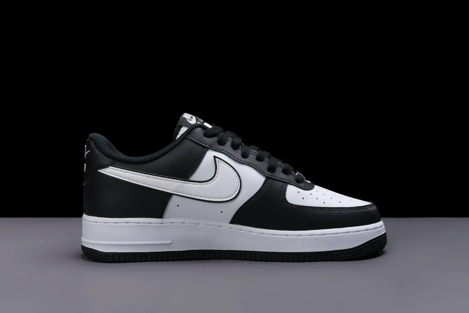 Nike Men's Air Monarch IV Cross Trainer
