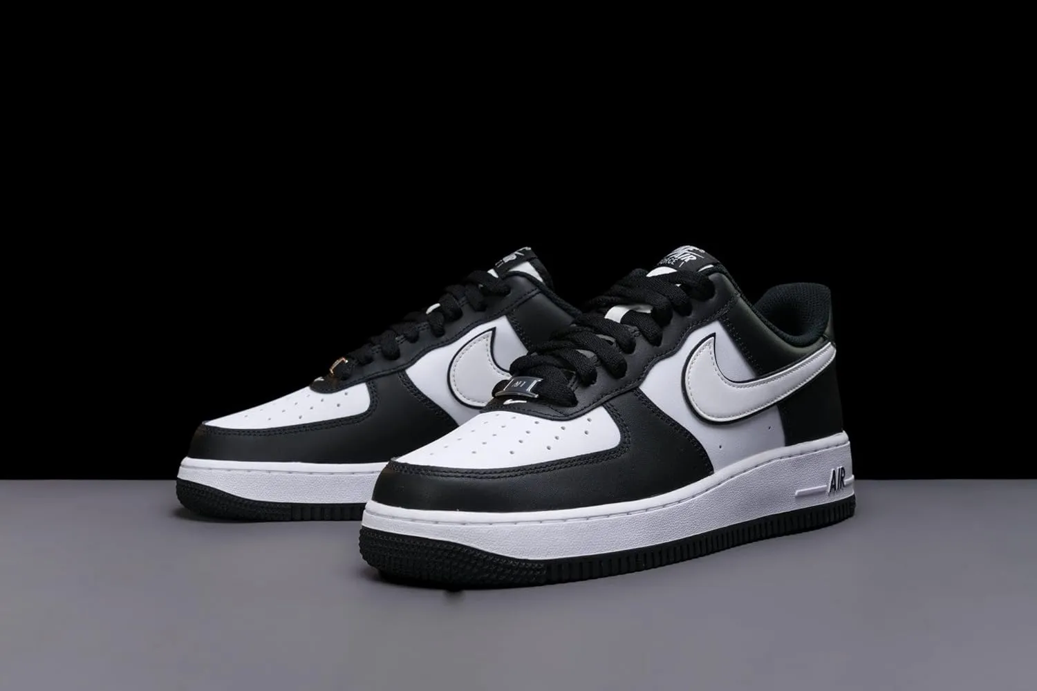 Nike Men's Air Monarch IV Cross Trainer