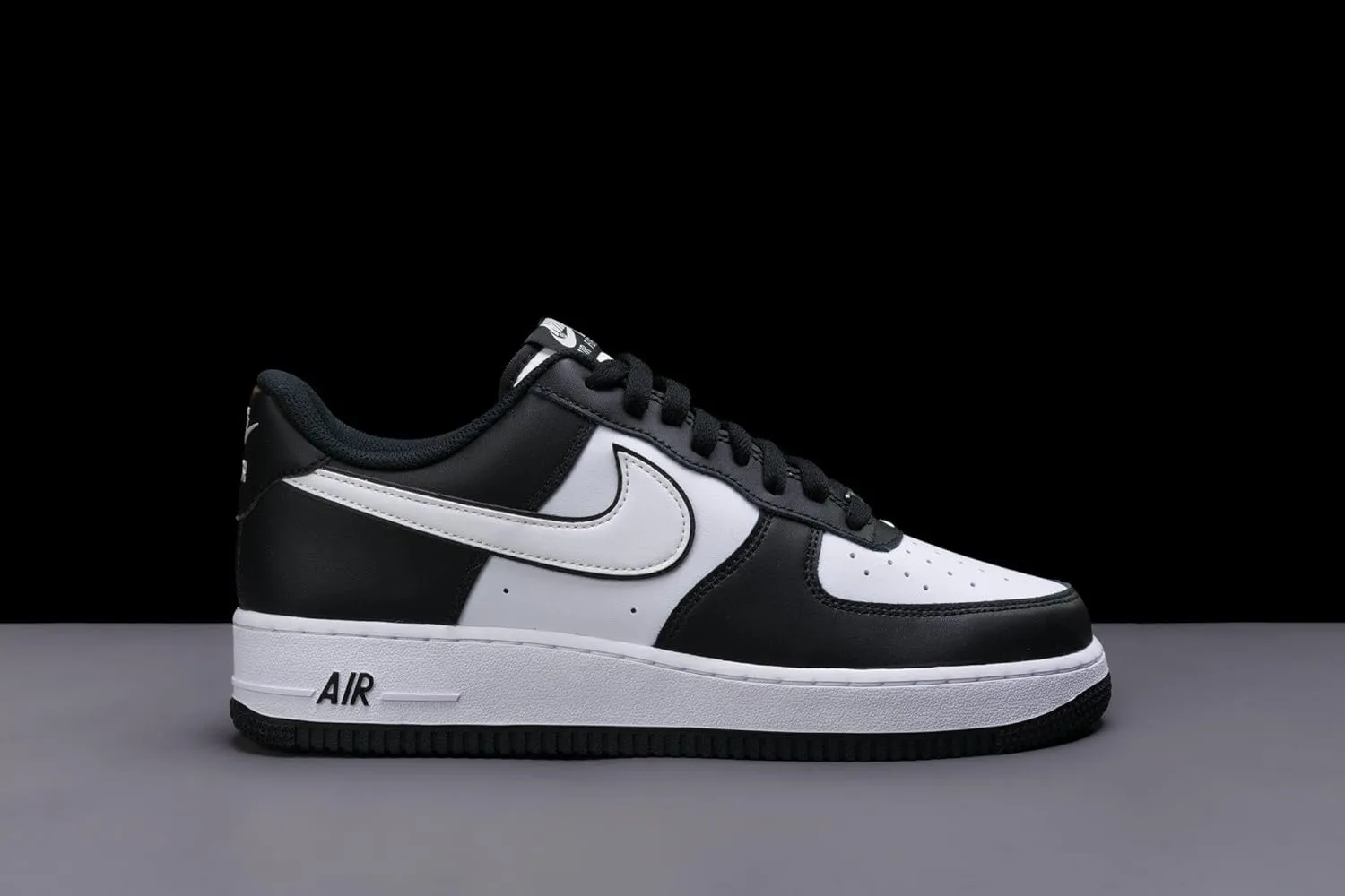 Nike Men's Air Monarch IV Cross Trainer