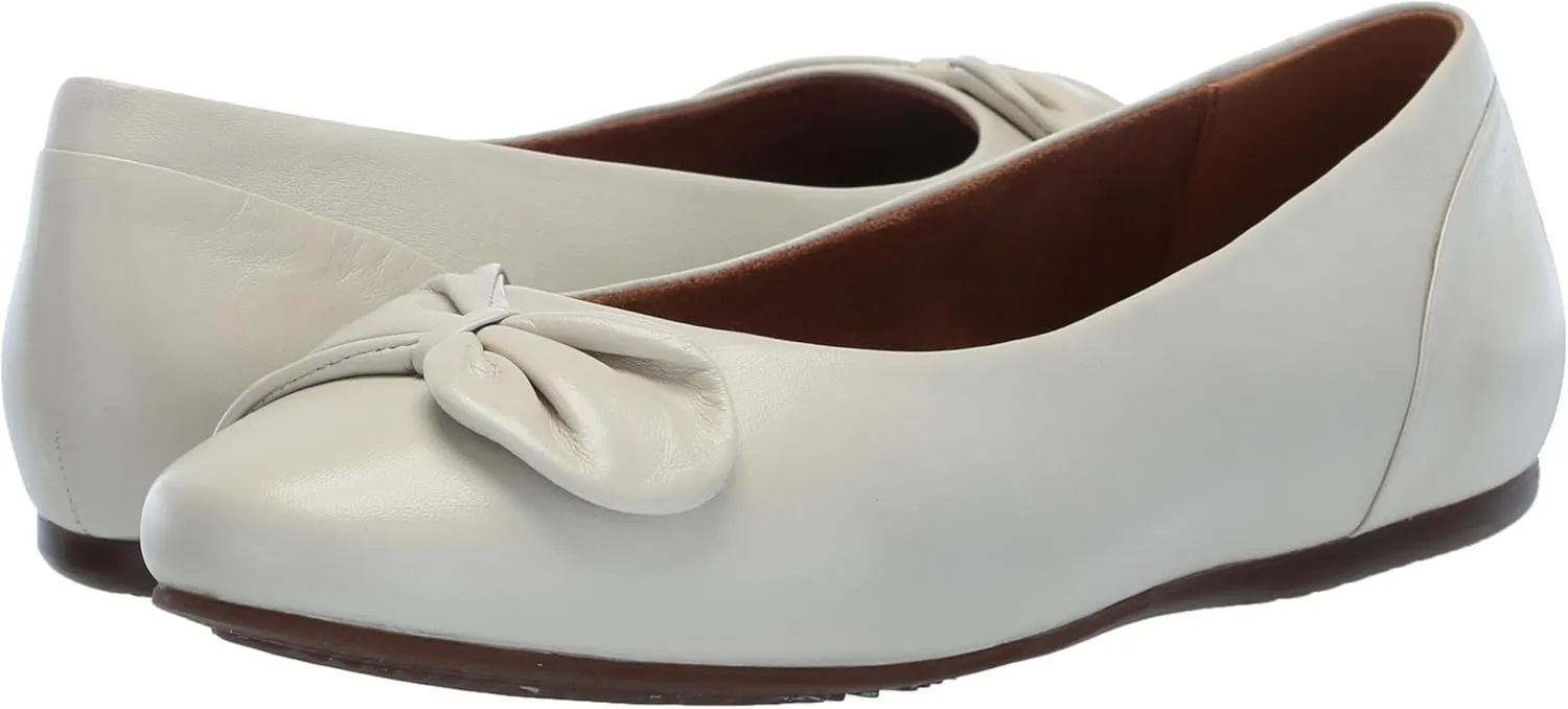 SoftWalk Women's Sofia Loafer Flat