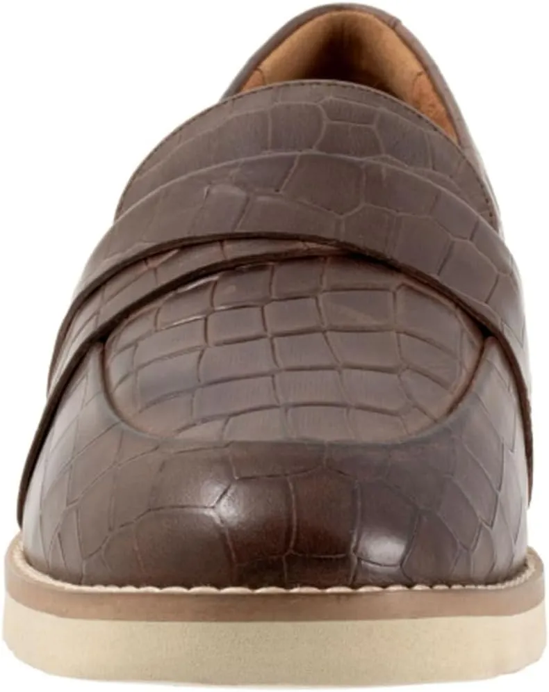 SoftWalk Women's Walsh Loafer