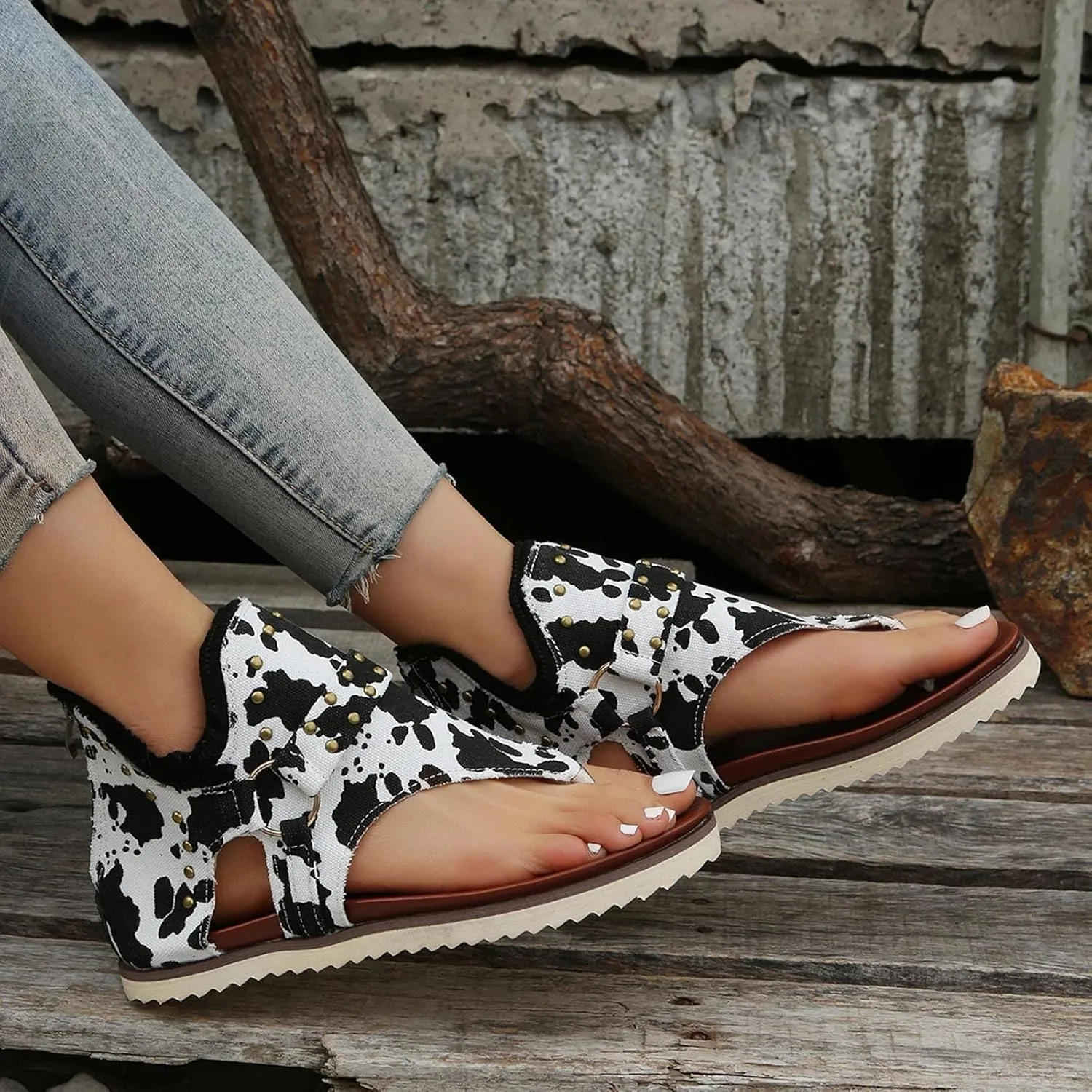Women's Fashion Cow Print Sandals with Studded Strap Design Casual Thong Wrap Beach Flats Summer Comfy Walking Sandal